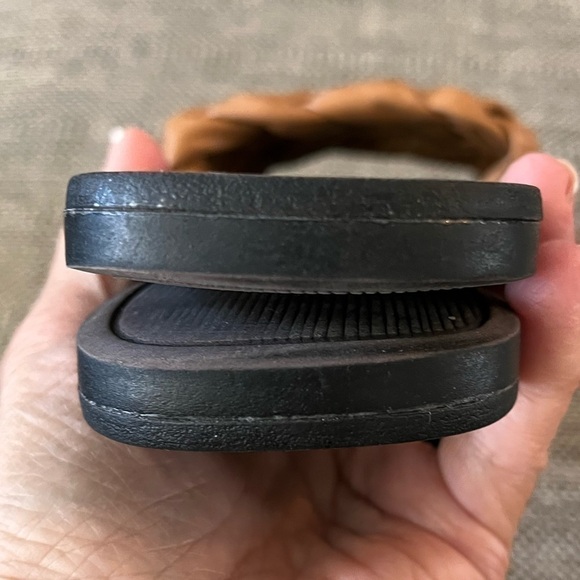 ROUGE PUFFY BRAIDED SLIDES - Picture 7 of 7